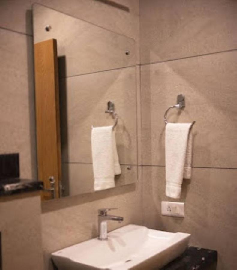 Hotel Aditya Residency Bhopal Buitenkant foto